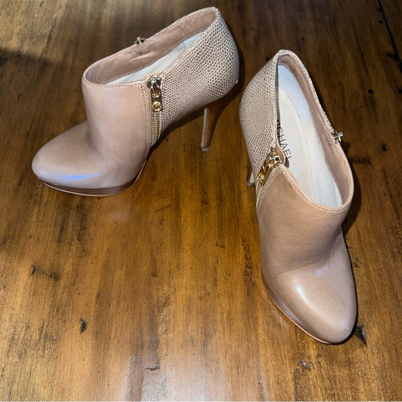 Michael Kors York Dark Dune Stiletto Heel Platform Leather Ankle Bootie Size 5.5 - Picture 10 of 13